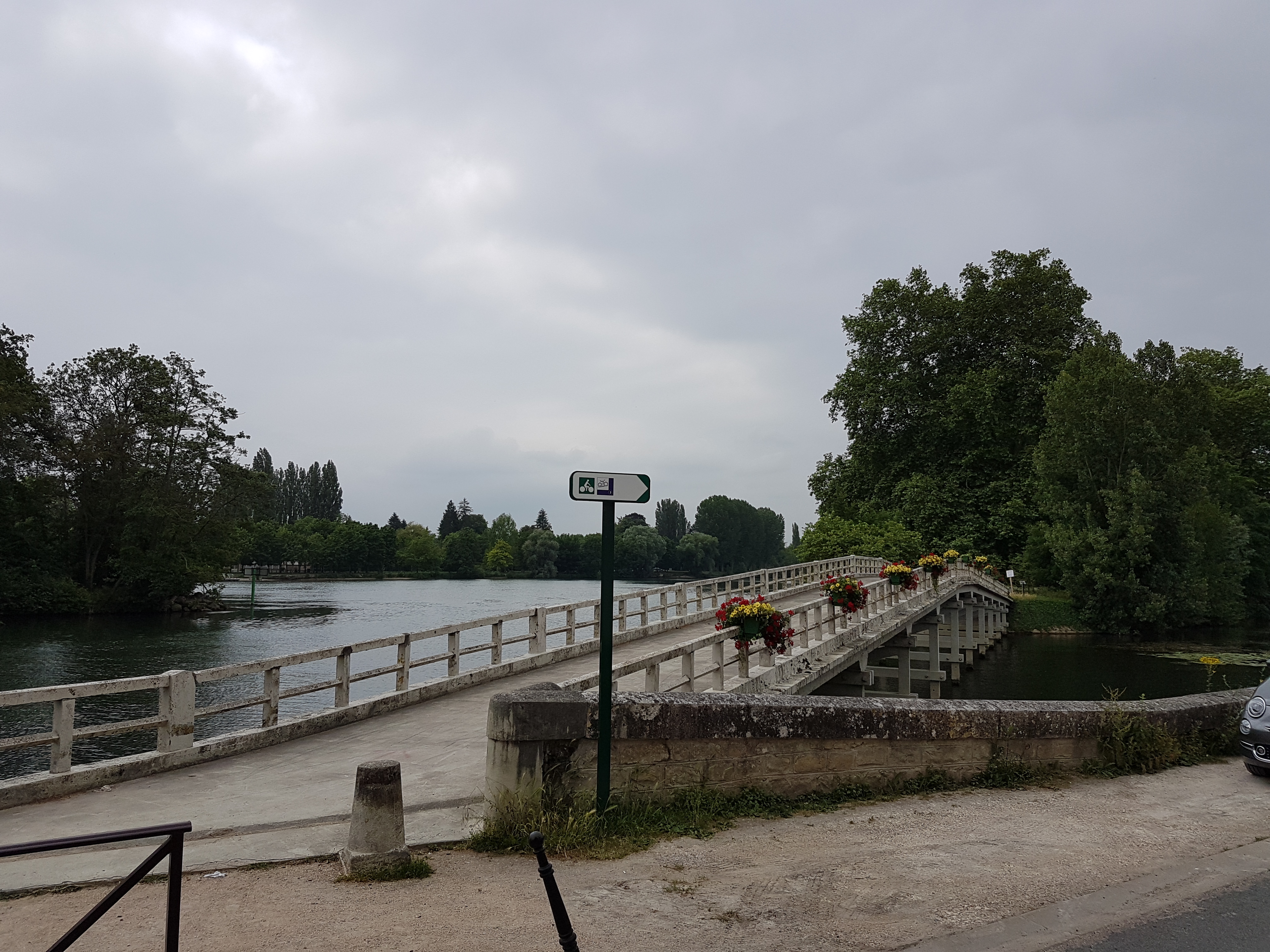 La passerelle à Samois-sur-Seine-photo 2021